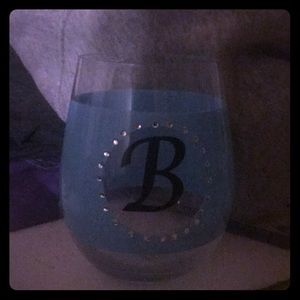 B Initial glass cup